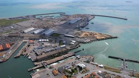 أحدث المستجدات: هل تُركت الحسيمة لمصيرها؟ تأخر ميناء الناظور غرب المتوسط يثير غضب الفعاليات المدنية بالريف