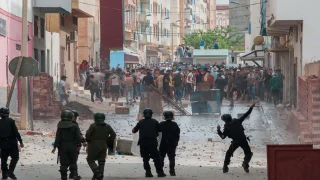 محطات من يومنا – اندلاع مواجهات واحتجاجات اجتماعية كبرى في مدينة بني بوعياش بإقليم الحسيمة