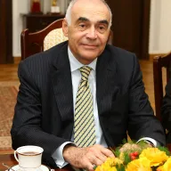 محمد كامل عمرو