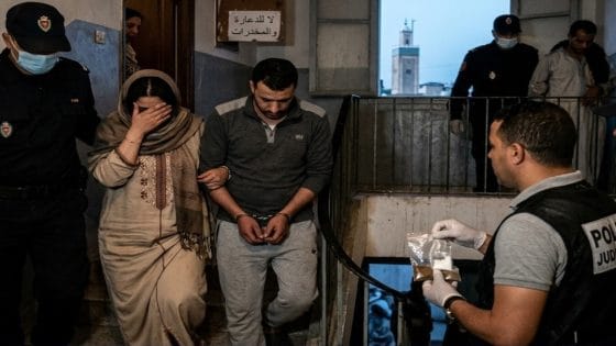 فضيحة صبيحة العيد.. مداهمة شقة بتطوان تسقط متزوجين في حالة تلبس وتحجز مخدرات صلبة