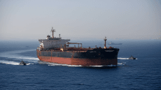 مضيق هرمز.. واشنطن “تتوسل” بكين وإيران تفرض اليوان