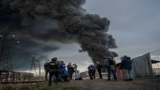 المغرب والإمارات.. تفاصيل مقتل متعاقد بالبحرين إثر قصف صاروخي