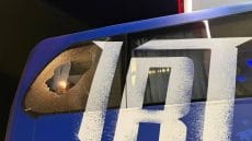 اتحاد طنجة يستنكر رشق حافلته بالحجارة وإصابة طاقمه