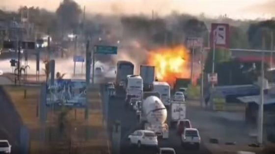 انفجار ناقلة وقود في المكسيك