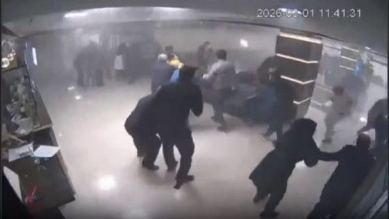 قصف مستشفى إيراني