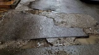 الحسيمة بين صورة الجوهرة وواقع الطرقات: شوارع مهترئة وساكنة تطالب بوقف سياسة الصمت