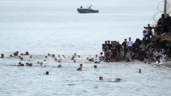 موجة هجرة غير نظامية مكثفة سباحة نحو سبتة تستنفر البحرية المغربية والحرس الإسباني