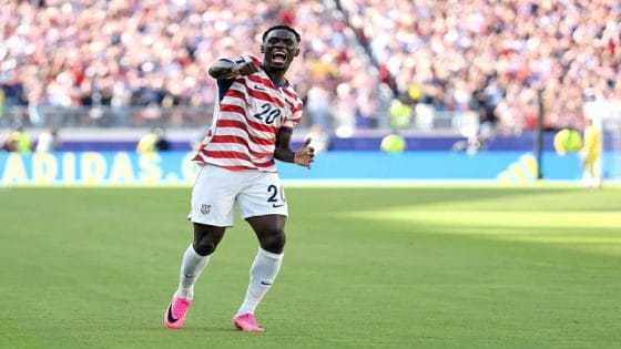 فيفا يلغي حمراء الأميركي فولارين بالوغون لمواجهة بلجيكا، وترامب يشكر