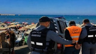 أجدير: توقيف عون سلطة بشاطئ أصفيحة للاشتباه بحيازة مخدرات صلبة